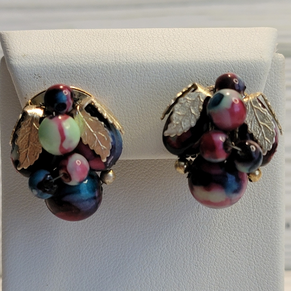 Vintage Hong Kong Multicolor Bead Cluster Leaf Clip On Earrings